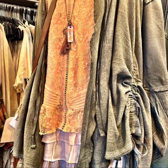 LAST ONE Madam Victoria Tank - HONEY - Picture 7 of 7